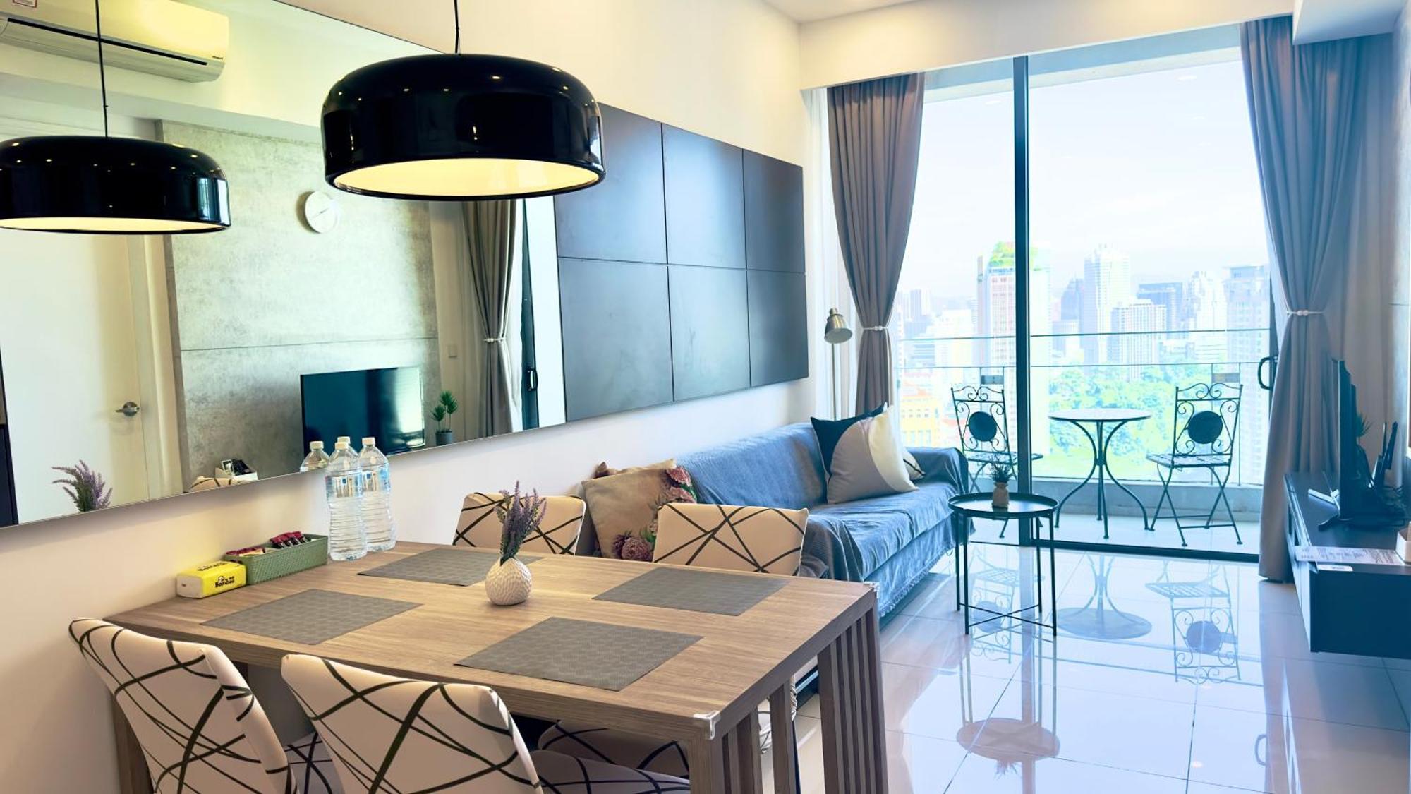 Pangsapuri Balcony Unit Ii & The Robertson 33f