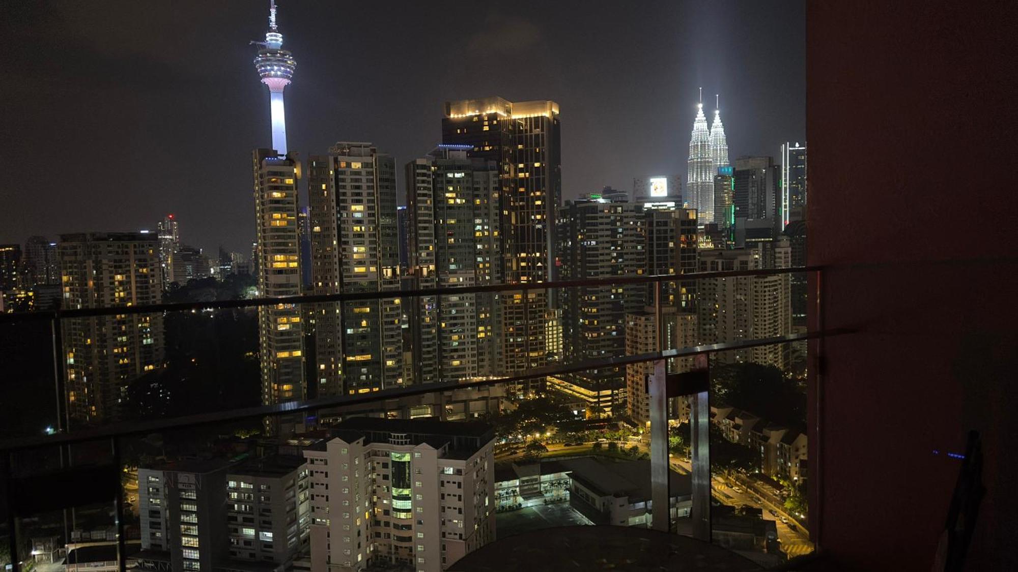 Balcony Unit Ii & The Robertson 33f * Kuala Lumpur