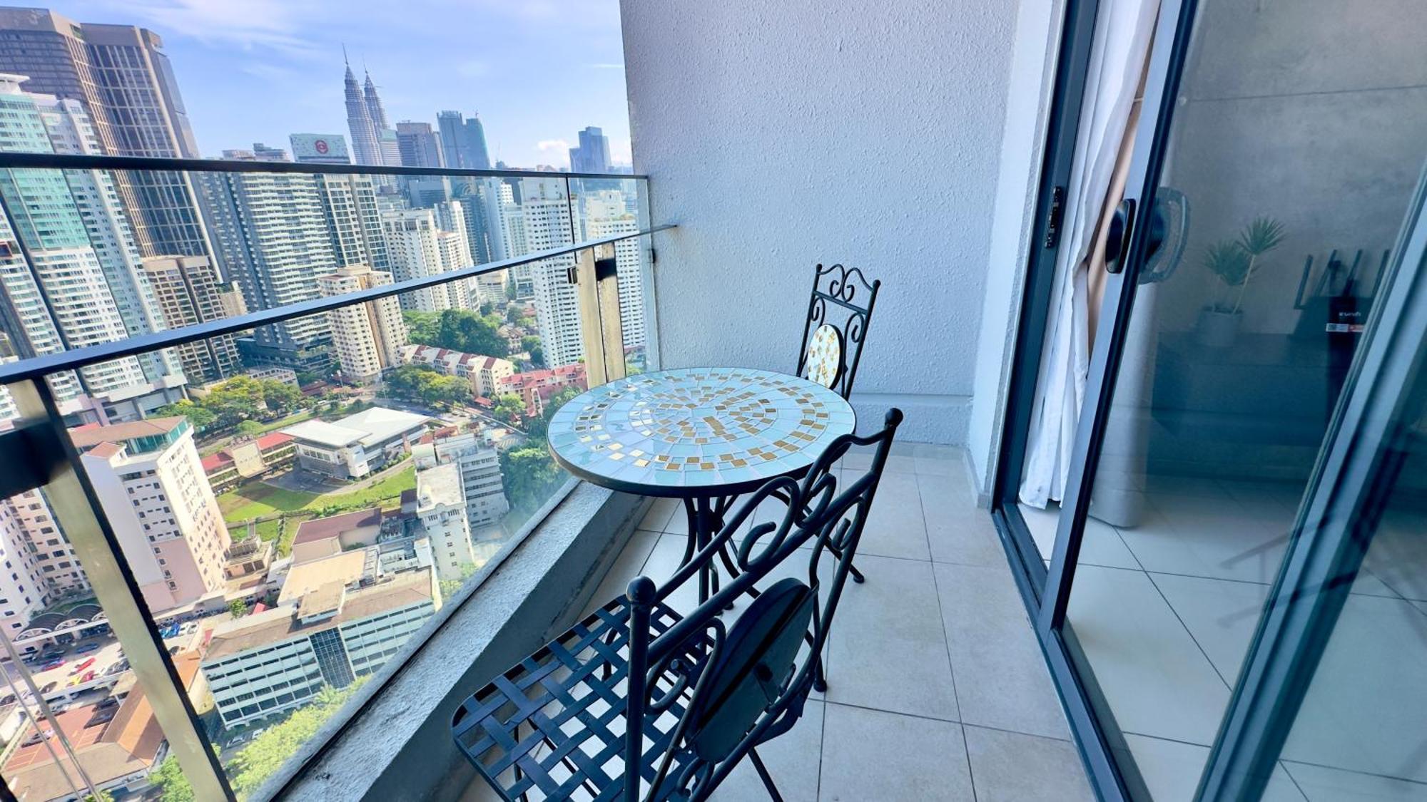 Pangsapuri Balcony Unit Ii & The Robertson 33f Kuala Lumpur