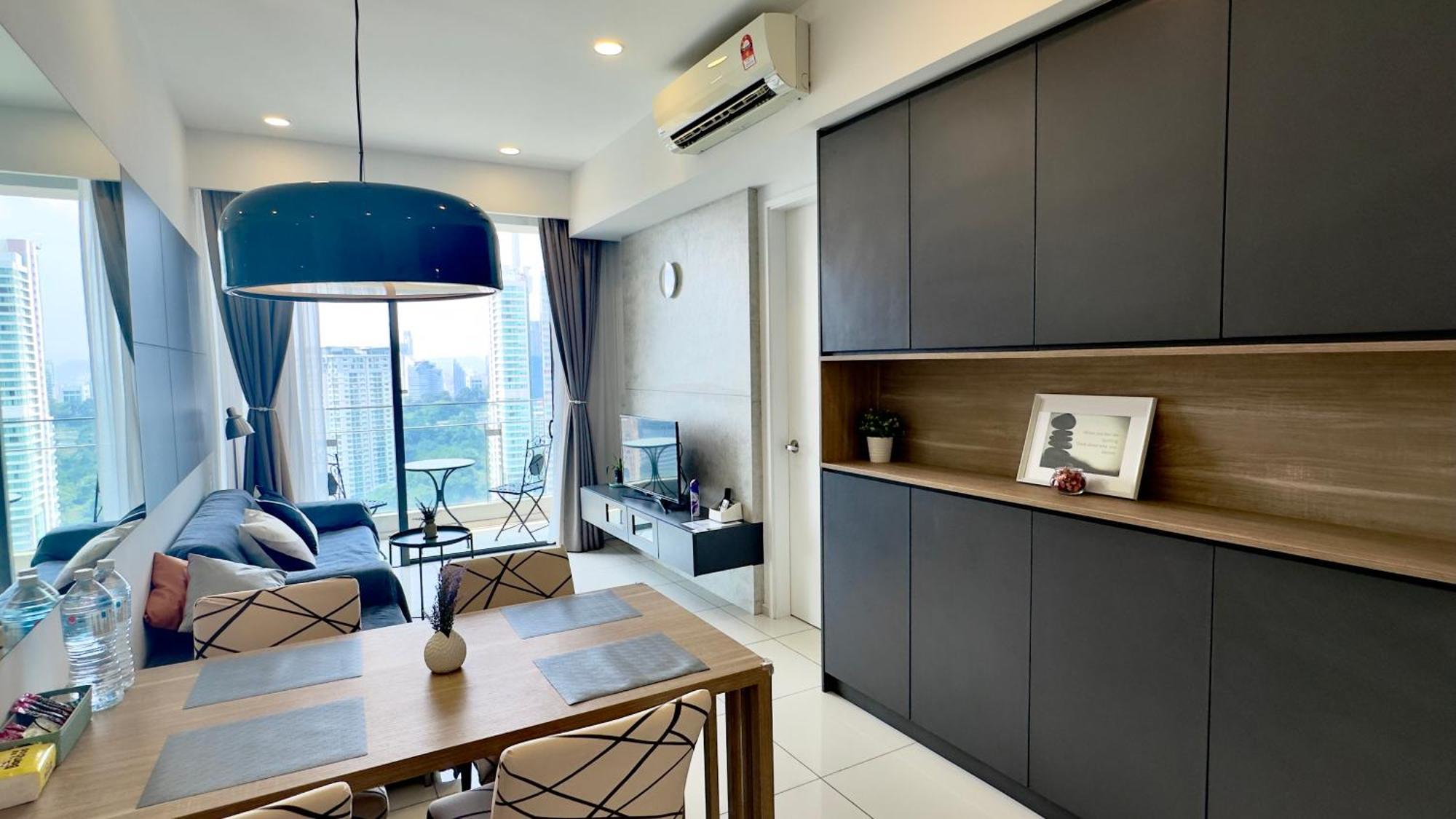 Balcony Unit Ii & The Robertson 33f Pangsapuri