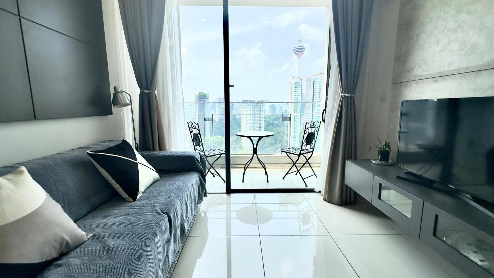 Pangsapuri Balcony Unit Ii & The Robertson 33f *