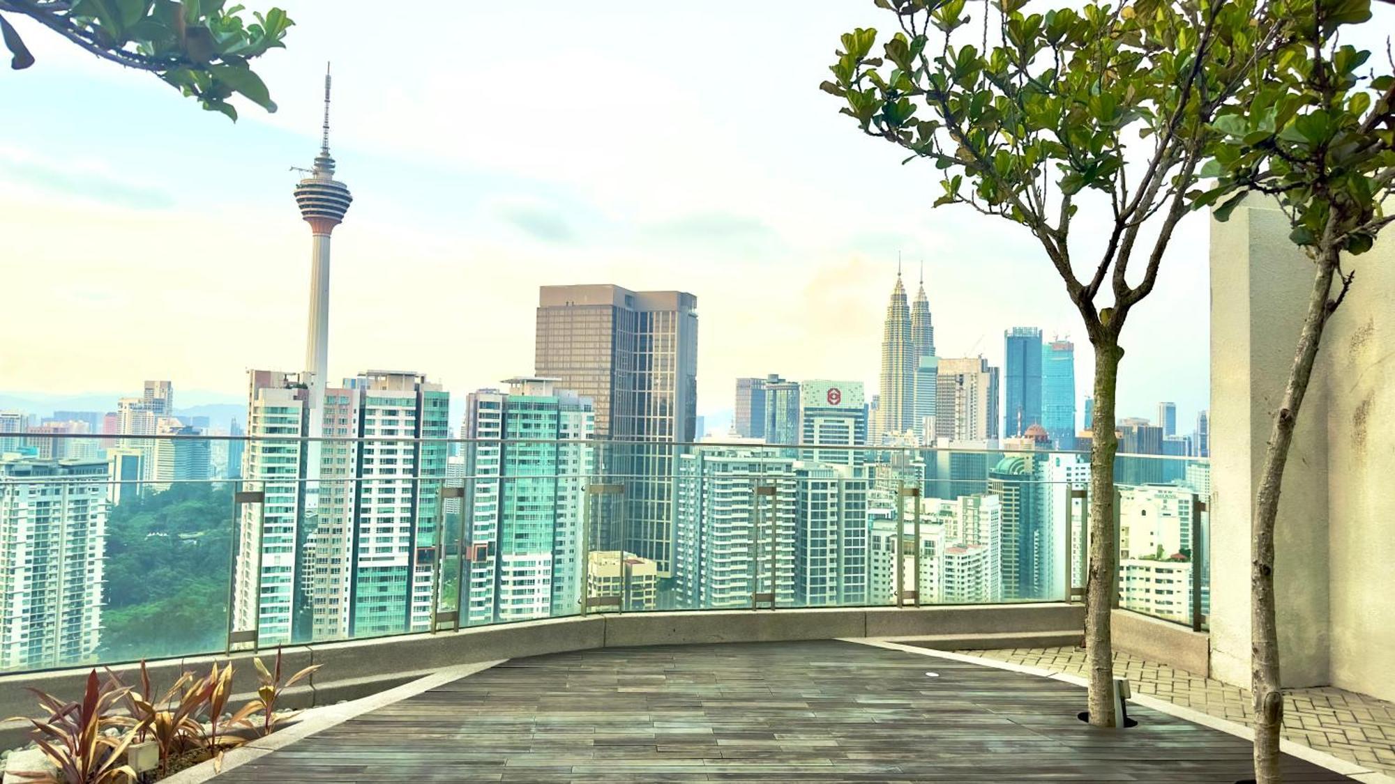 Pangsapuri Balcony Unit Ii & The Robertson 33f *