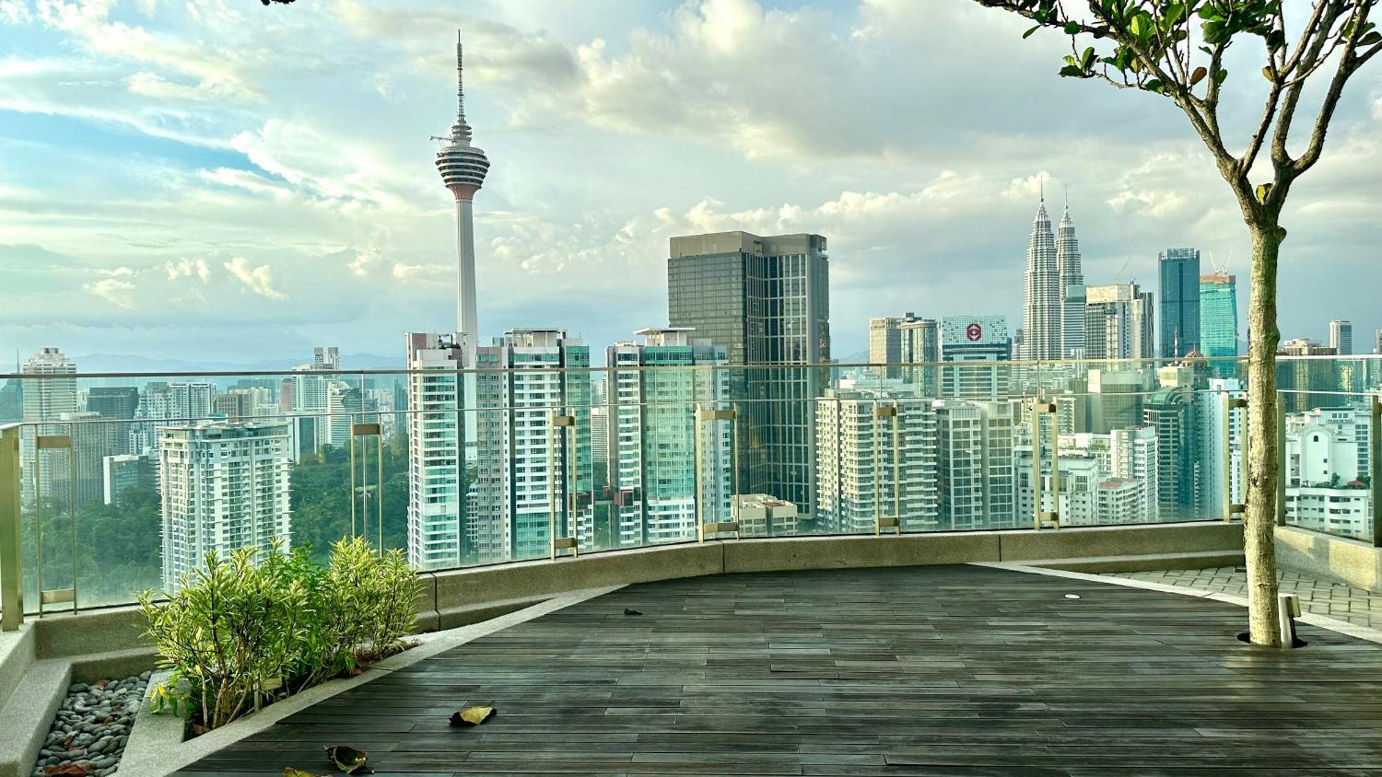 Balcony Unit Ii & The Robertson 33f Pangsapuri