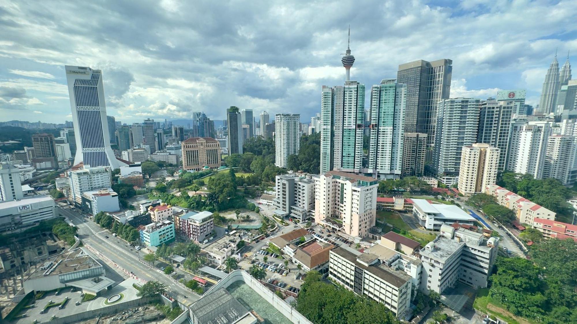 Balcony Unit Ii & The Robertson 33f Kuala Lumpur