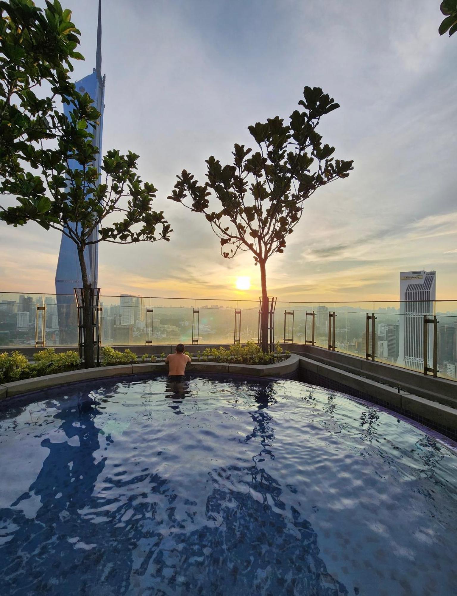 Balcony Unit Ii & The Robertson 33f * Kuala Lumpur